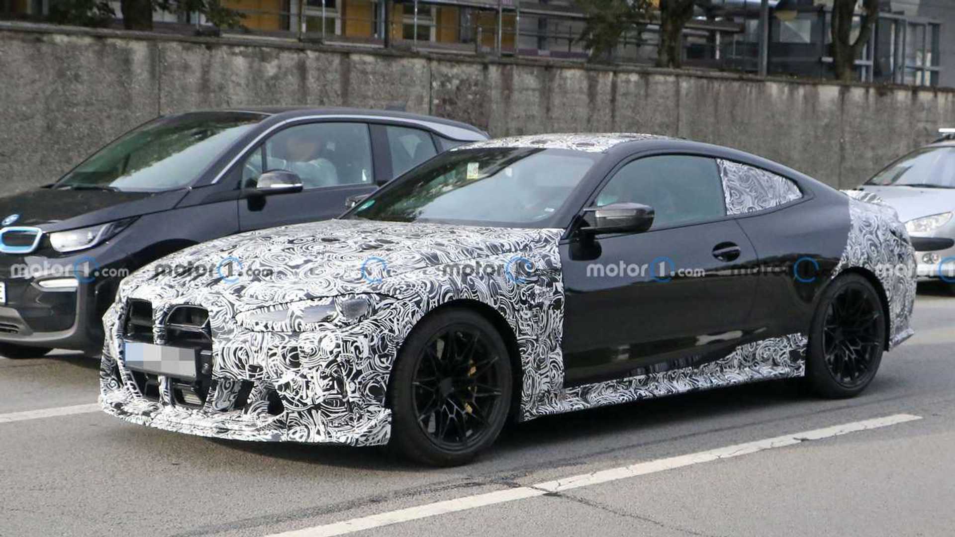 2023 BMW M4 CSL Spotted in Traffic with New Taillights and Bigger Spoiler