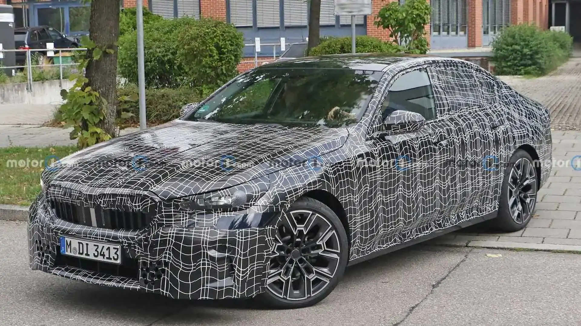 Next-Gen BMW 5 Series Already Renewed Based on Spy Shots