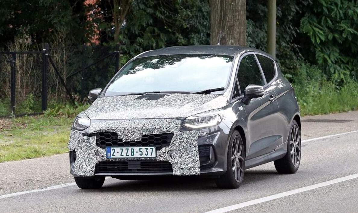 Ford Fiesta Refresh Spied - Updated Front End