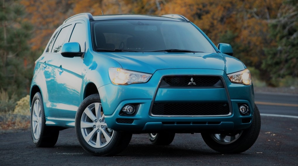 Mitsubishi RVR Compact Crossover First Look