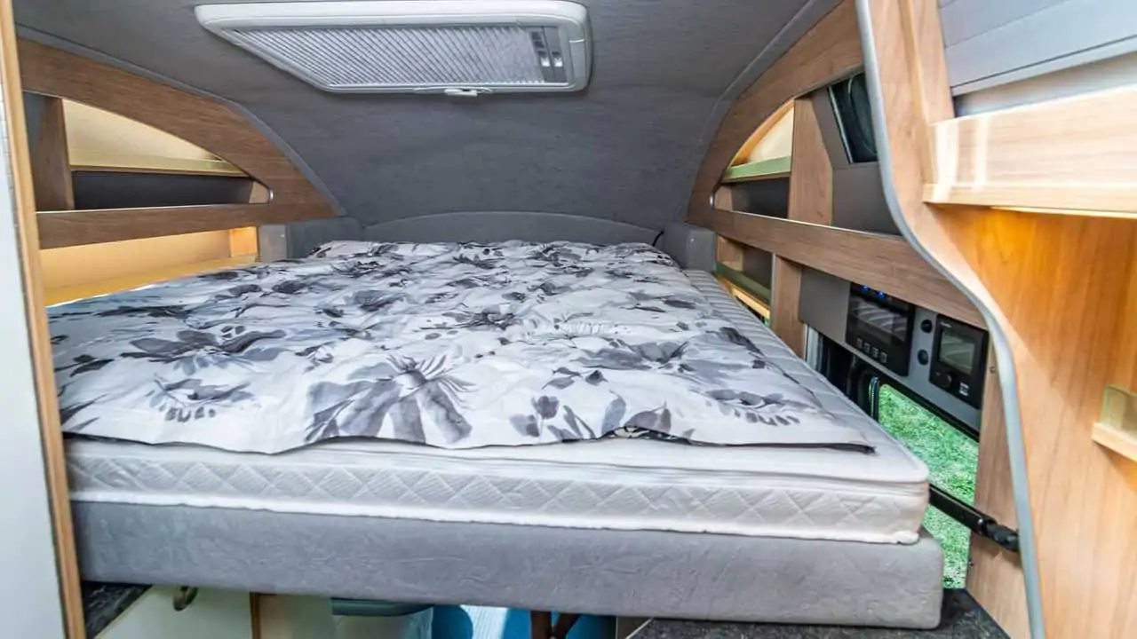 La Strada Nova M Camper Keeps the Van Look