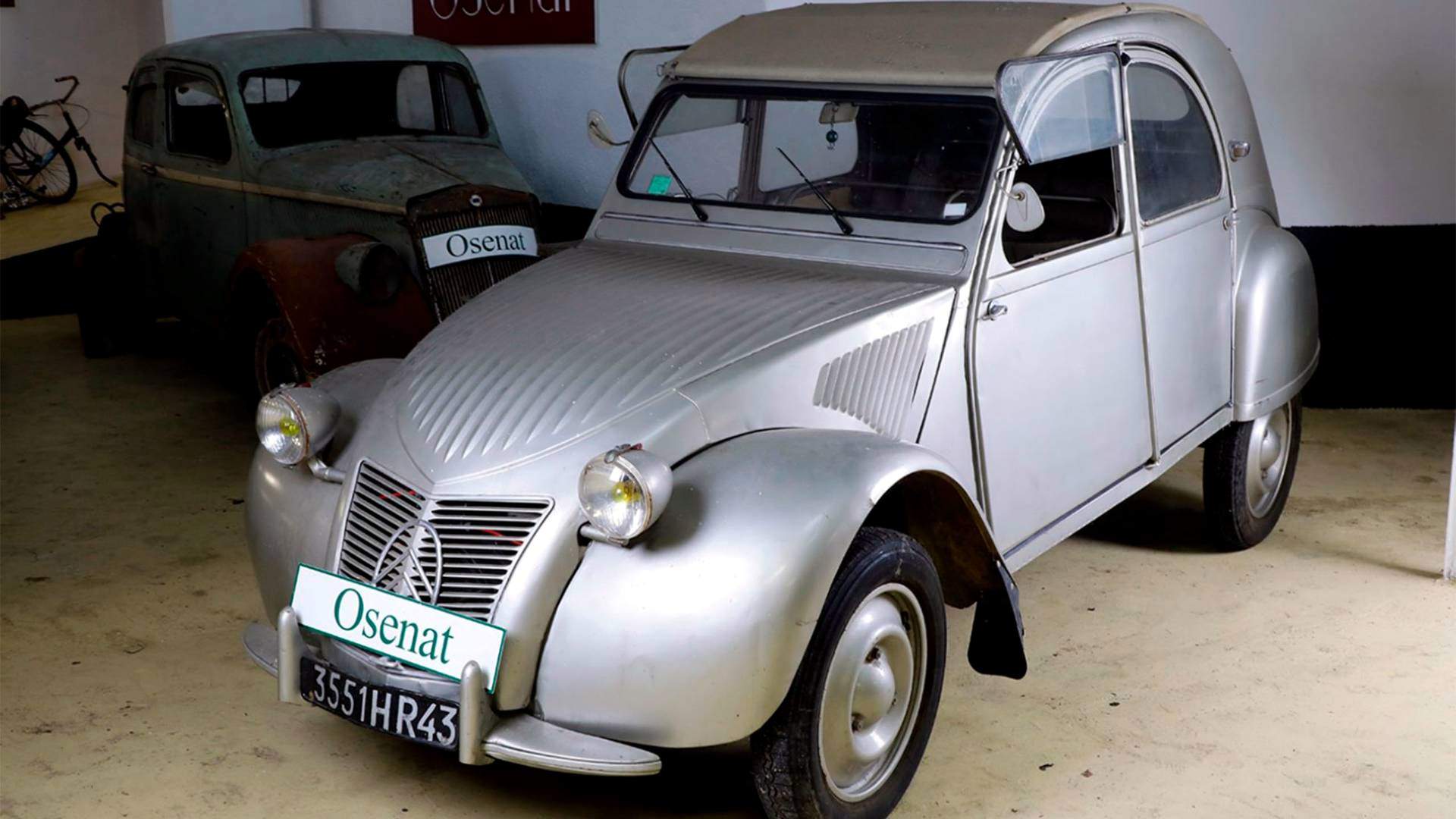 French Auction: Citroen 2CV sells for almost $85,000