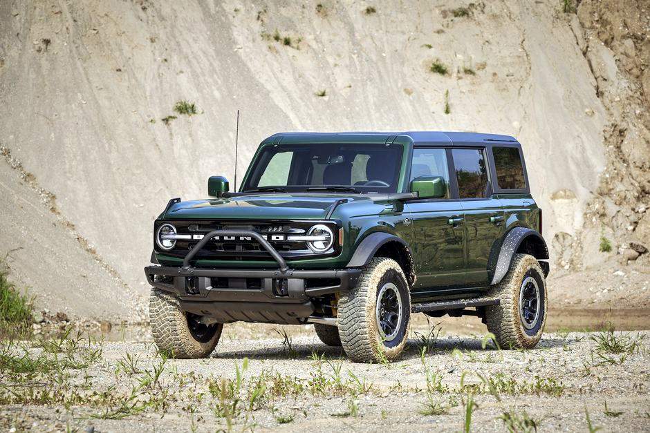 Jeep Boss Enjoys Ford Bronco's Roof Issues