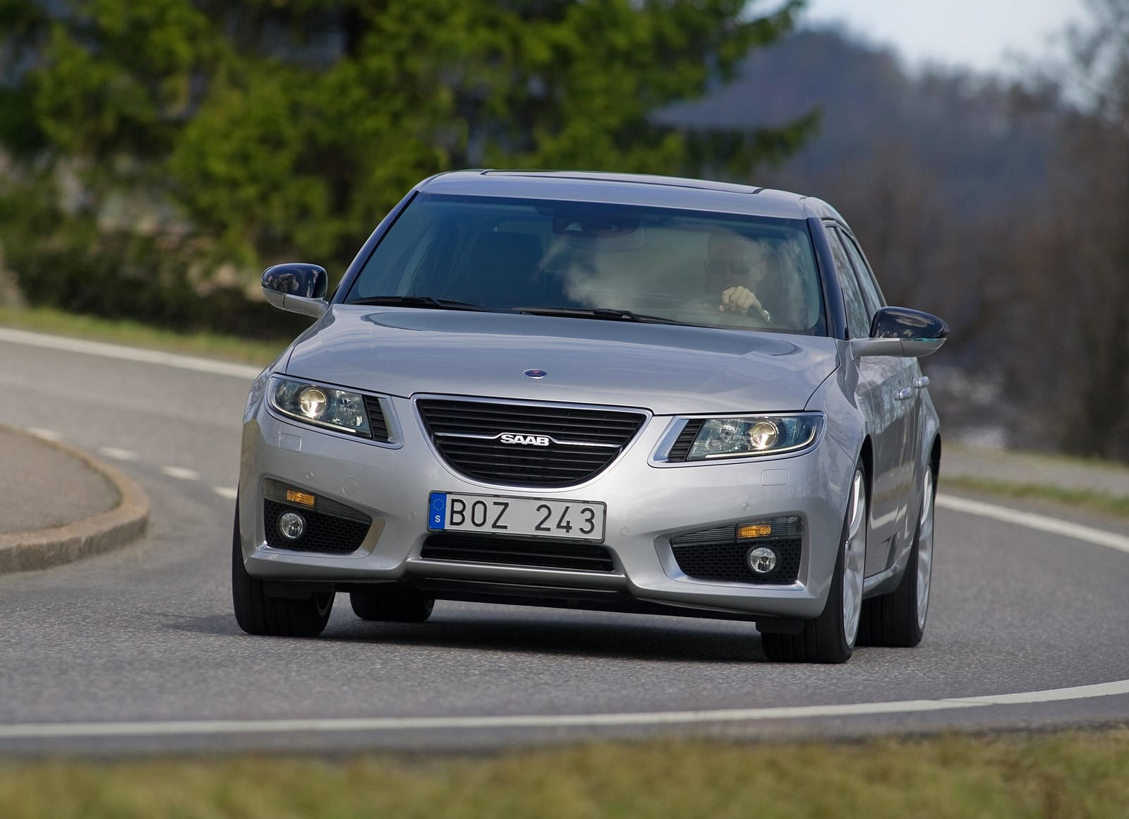 2010 Saab 9-5 sedan, wagon CGIs are surface