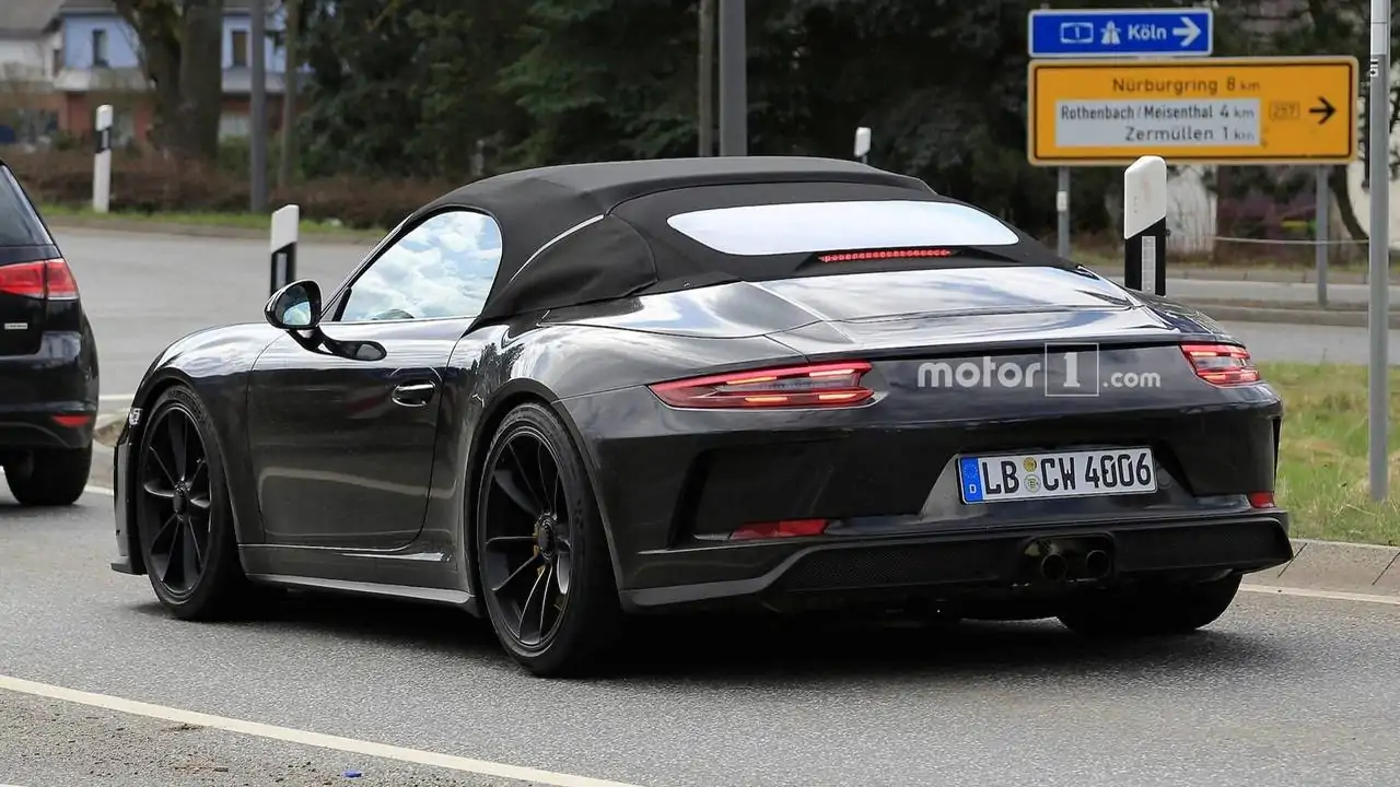 Porsche 911 Speedster posed for the Spy Camera