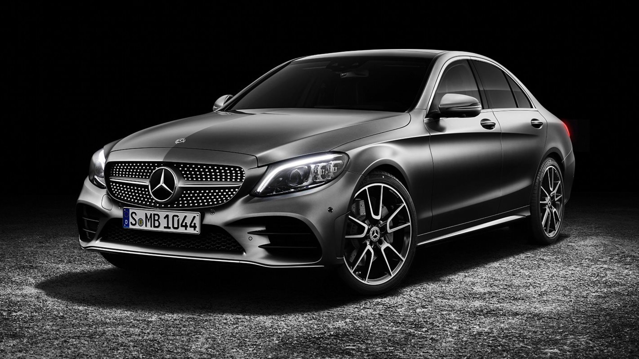 Check out the facelift to the 2018 Mercedes C-Class