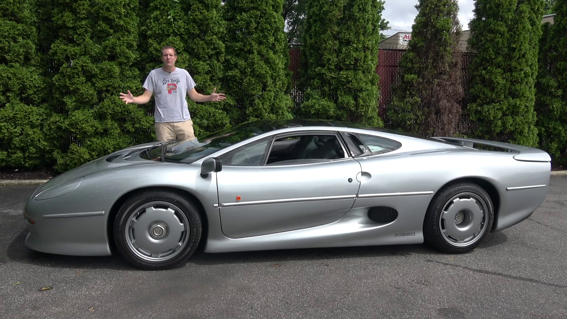 Jaguar XJ220 Still Available