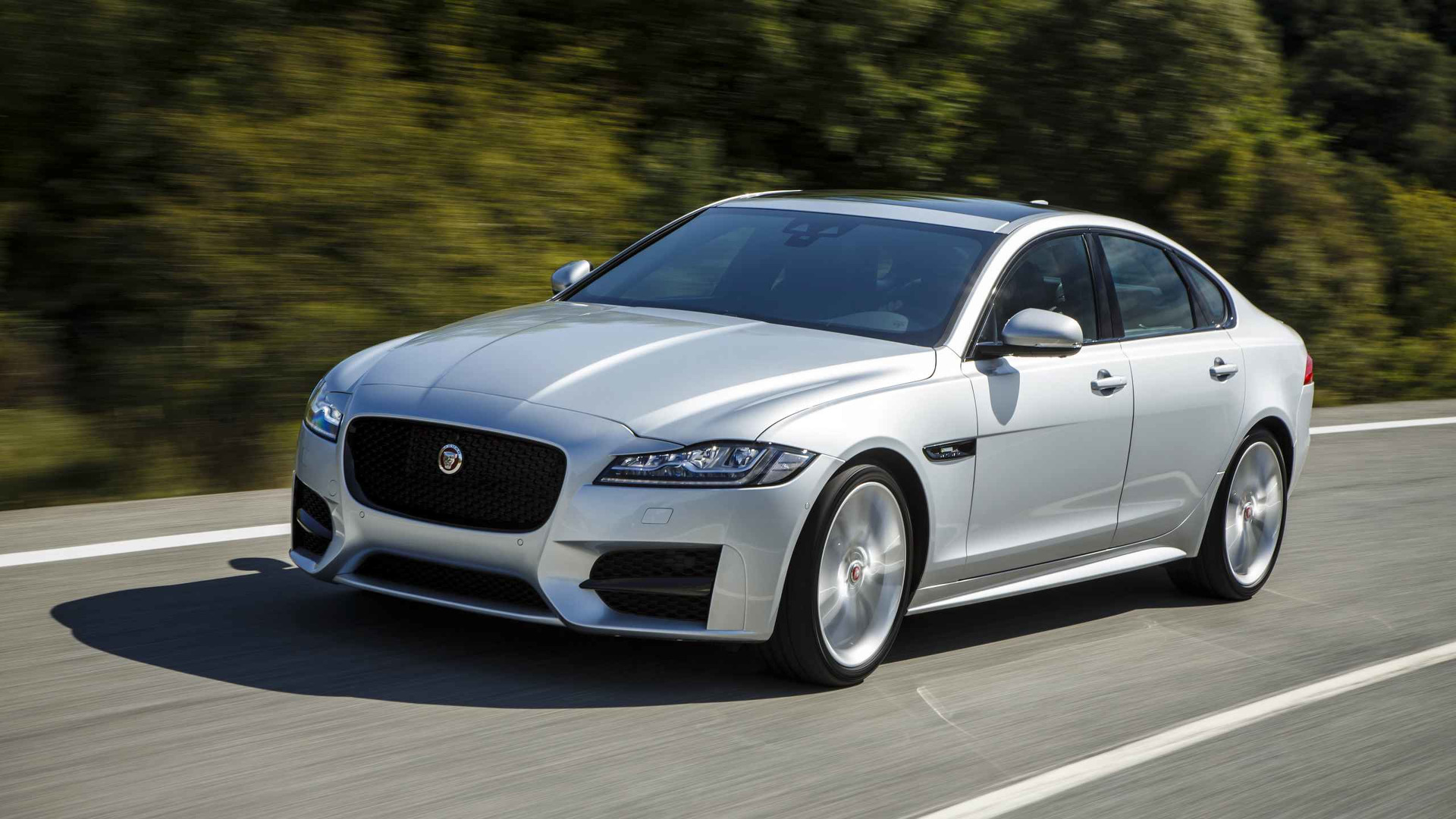 Jaguar Is About to Kill Its V6 Engine