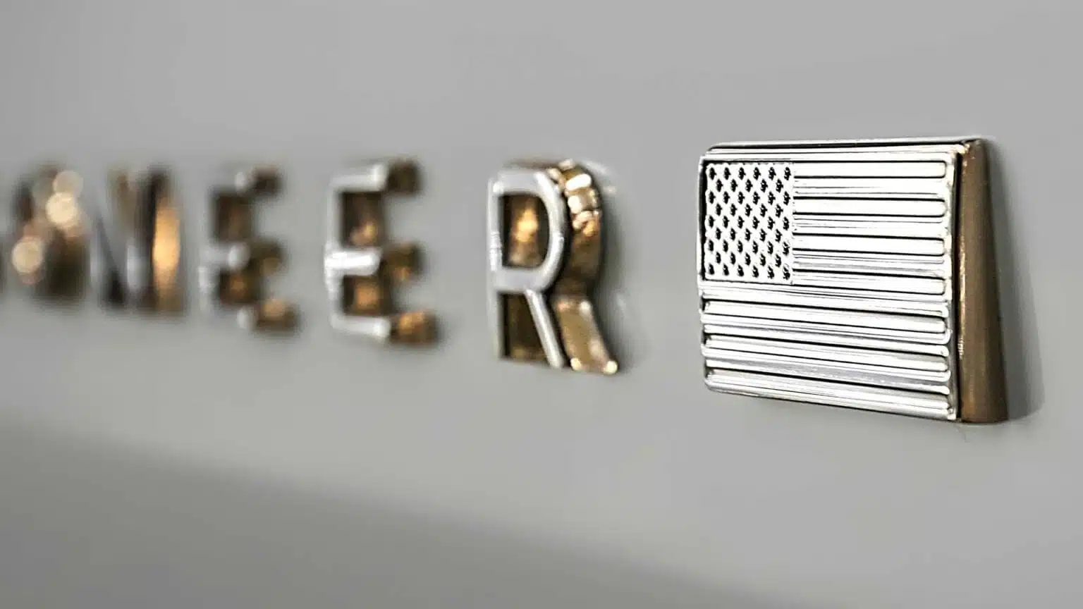 Jeep Wagoneer 2022 Gets Patriotic Logo