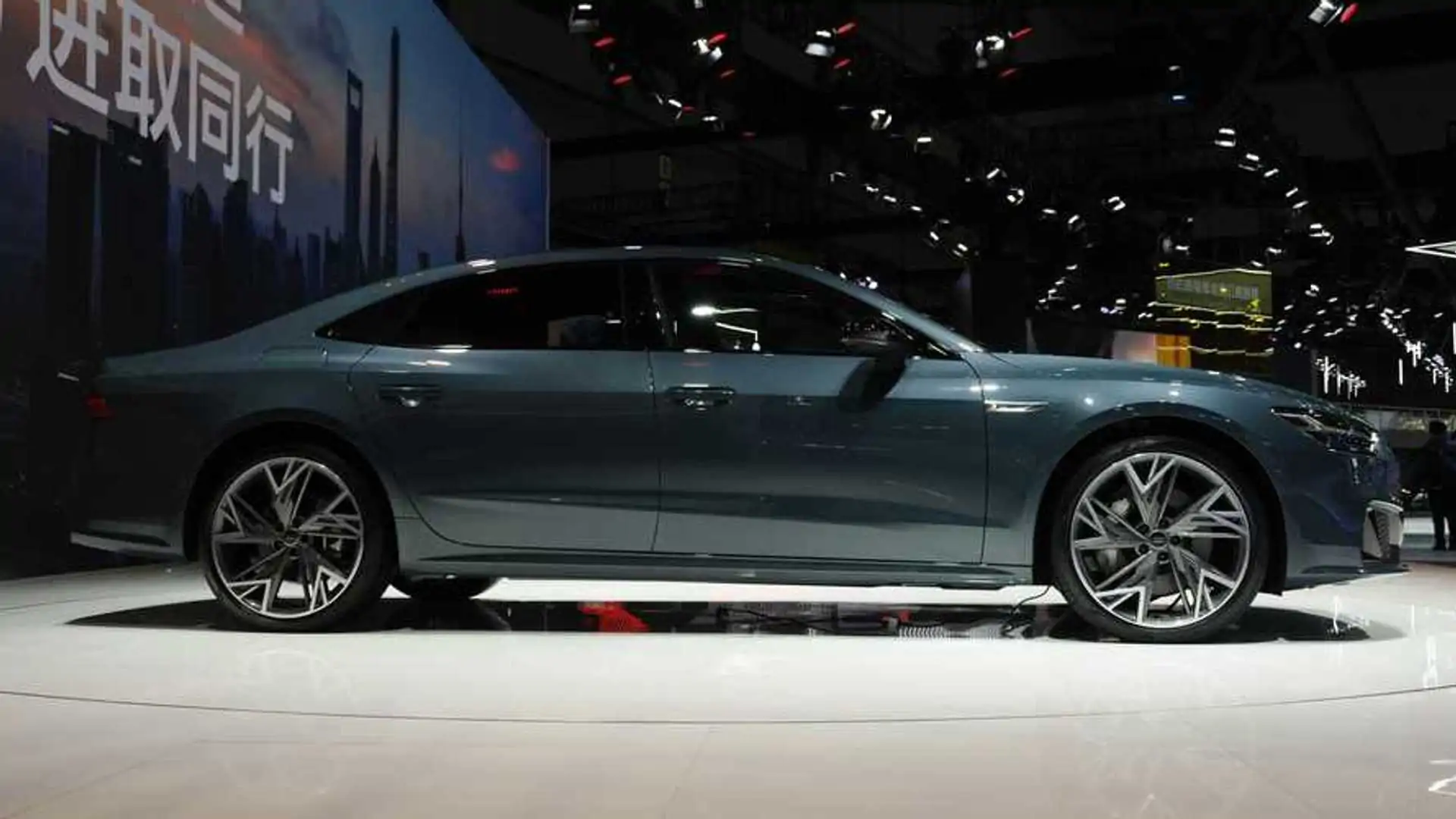 2021 Audi A7L Officially Revealed.