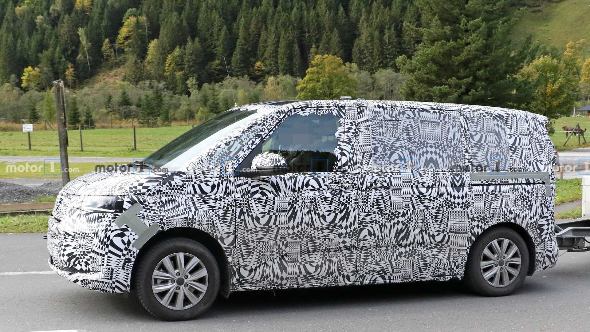 VW T7 - New Spy Shots Show People Mover