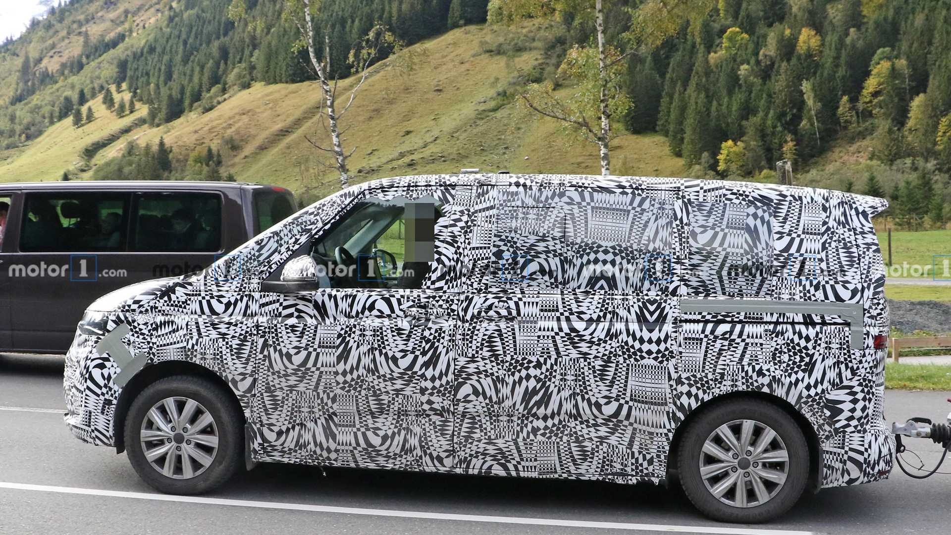 VW T7 - New Spy Shots Show People Mover