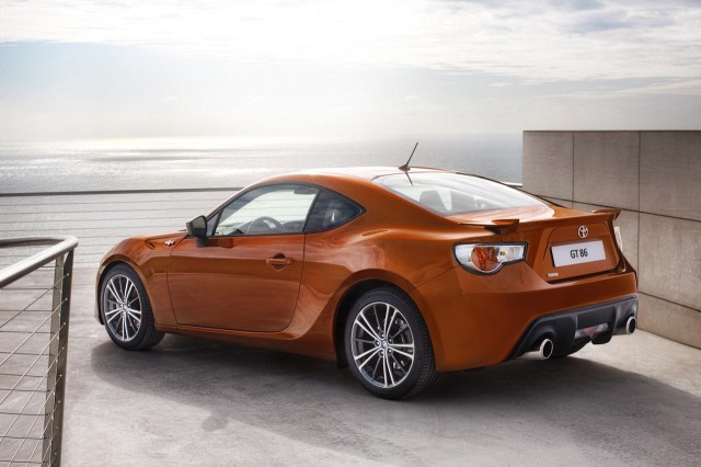 Tokyo's Toyota GT 86 roars to life