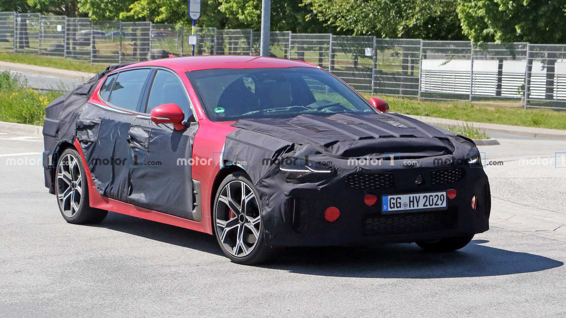 2021 Kia Stinger GT Facelift Spied Not Willing To Reveal Much