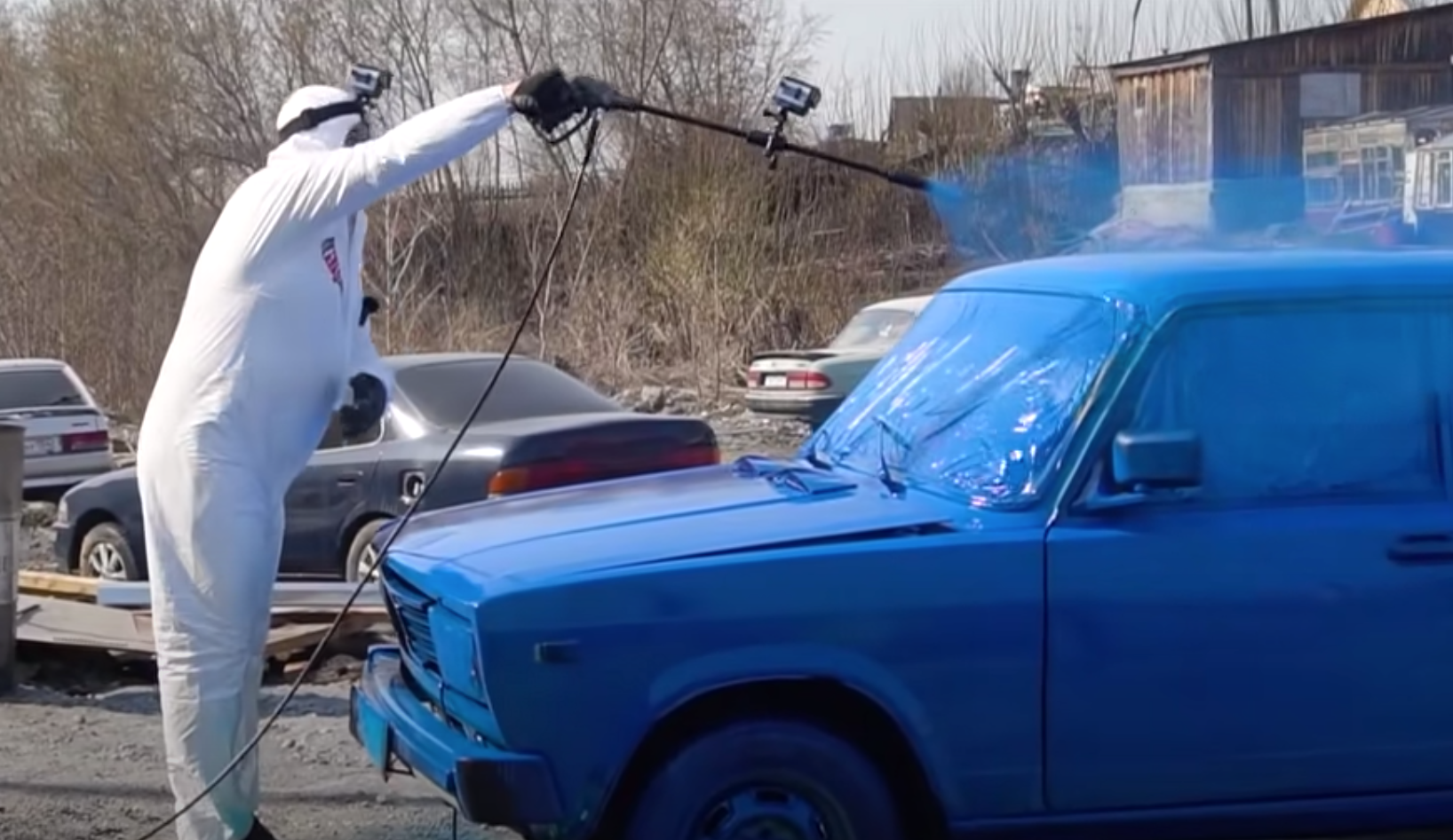 Is it possible to paint a car with a pressure washer? These Russians were curious