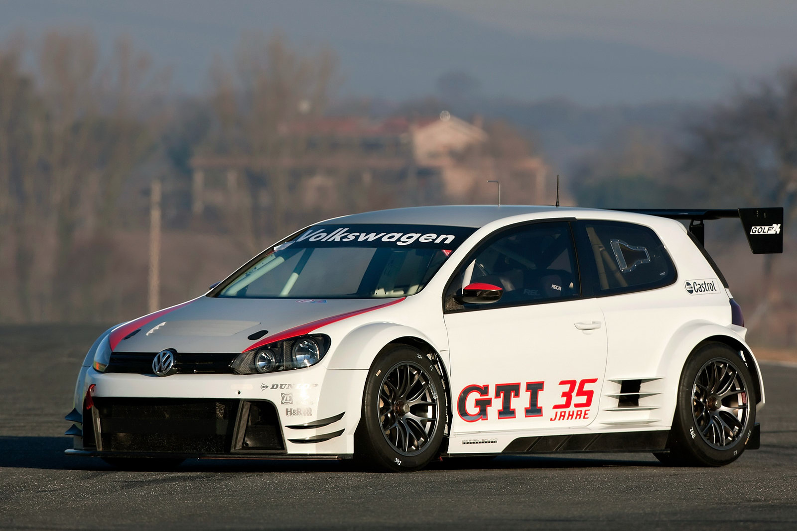 Volkswagen Golf24 is revealed as a contender for the Nurburgring 24 Hours