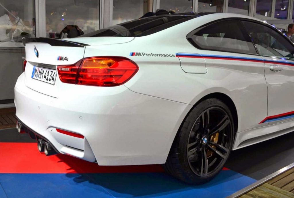 BMW Abu Dhabi displays M4 adorned with M Performance goodies