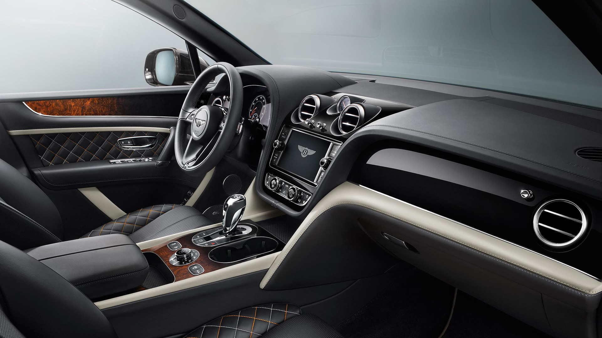 Bentley Bentayga comes now with an ultra-posh picnic