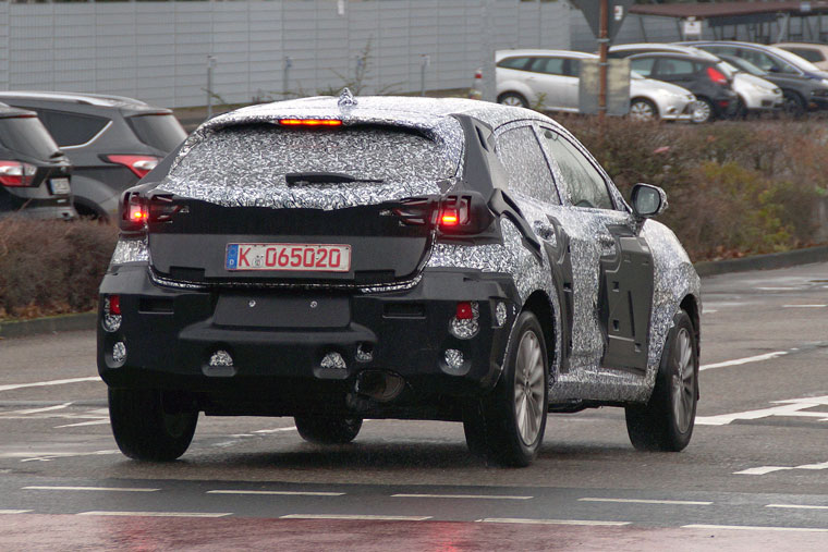 Ford Fiesta-based SUV prototype spyed