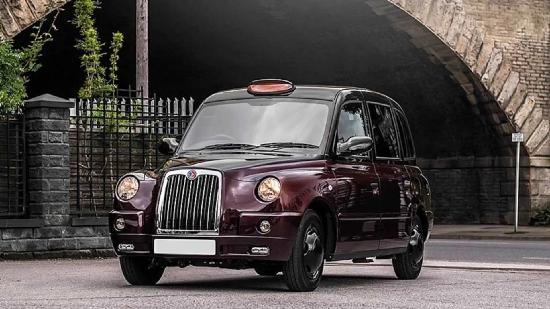 If Every Cab Could Be As Beautiful As Kahn's London Taxi, TX4