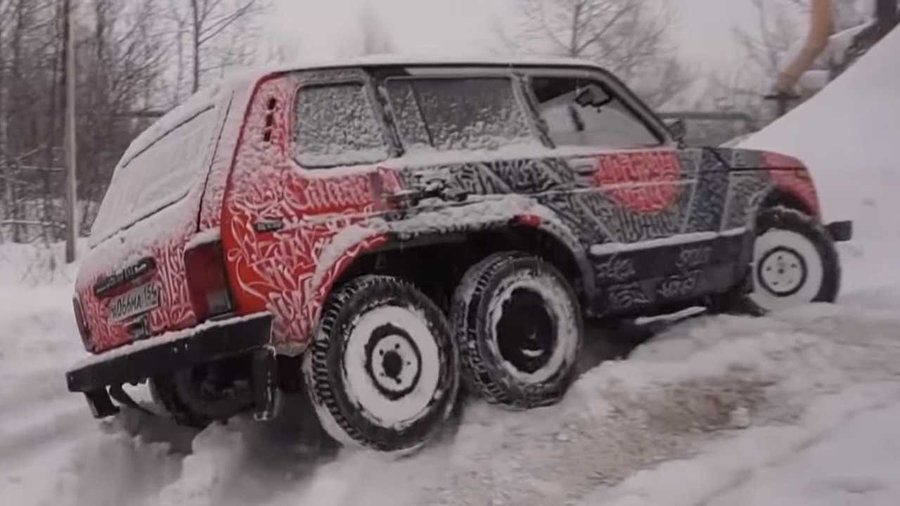 Lada Niva 6x6 is a very capable off-roader