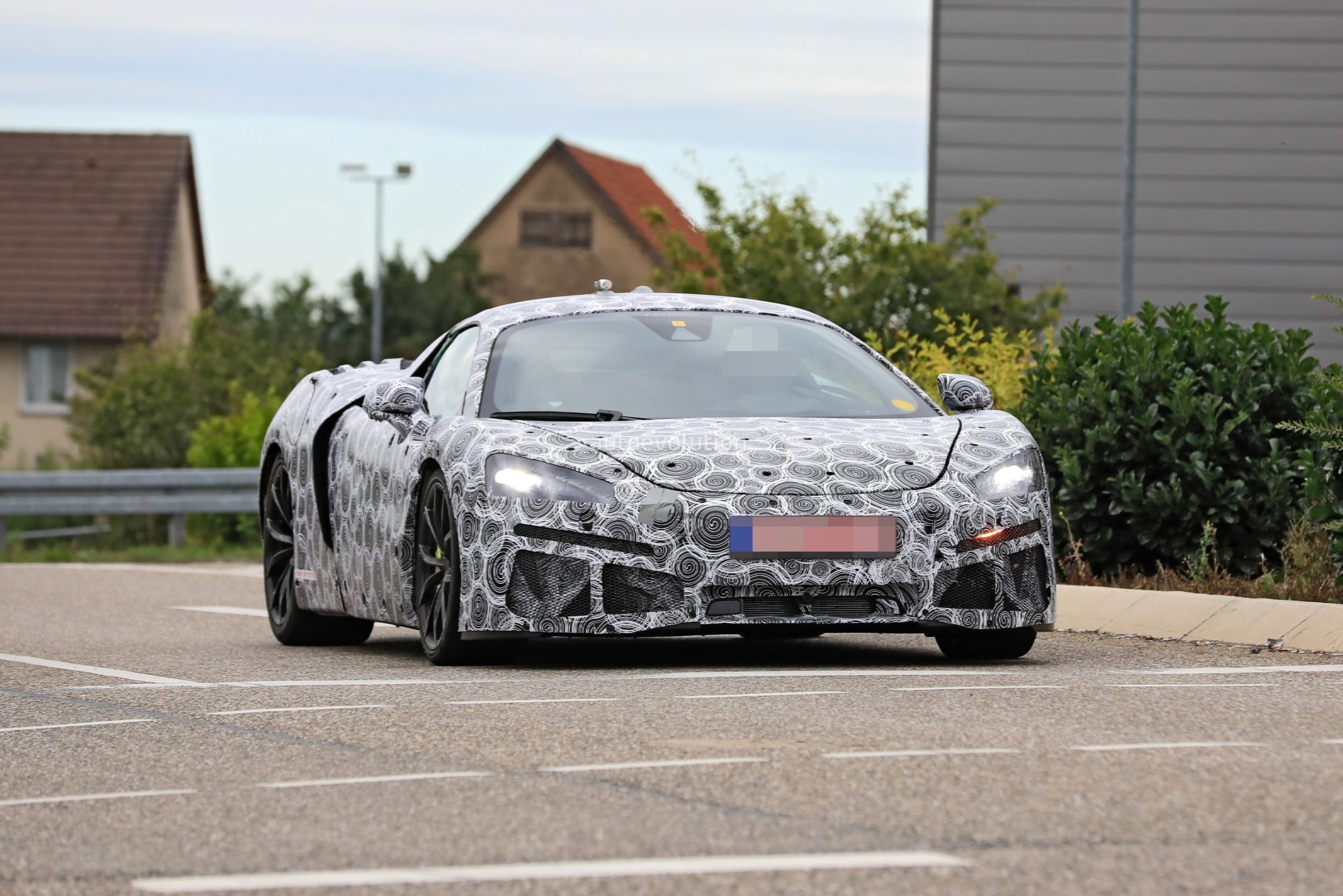 McLaren 570S Successor - Presented with Production Body, Hybrid Sticker