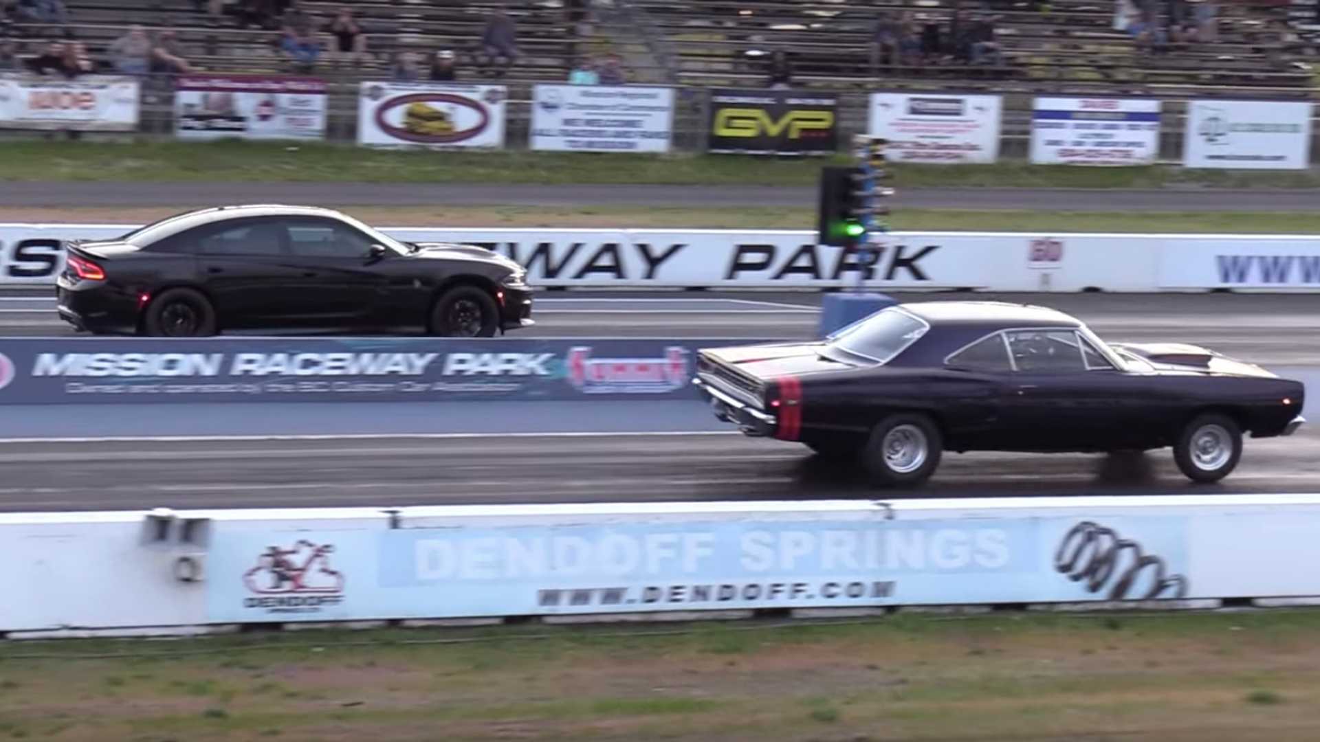 Old Vs New School: Dodge Coronet Drag Races Charger Hellcat