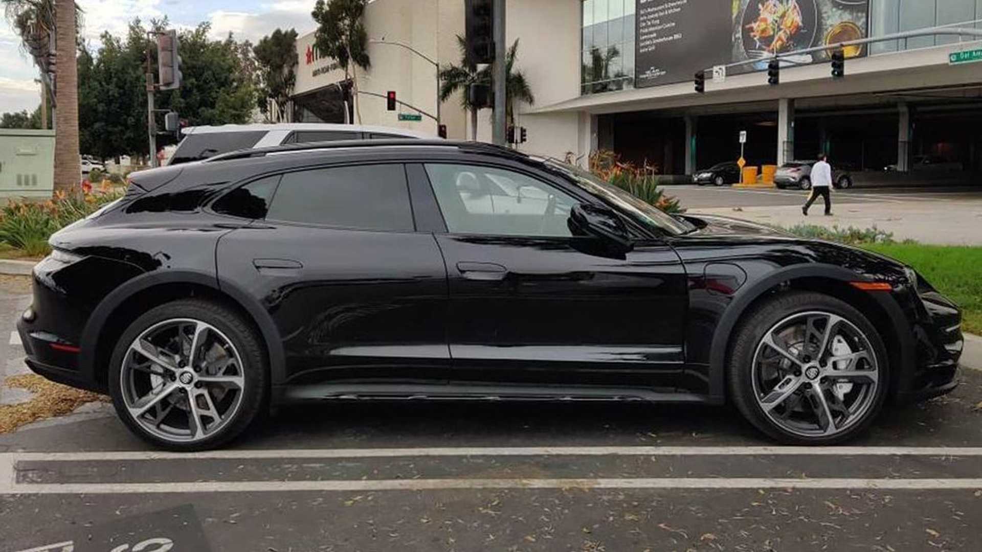 Porsche Taycan Cross Turismo Spotted on Some Very Cool Wheels