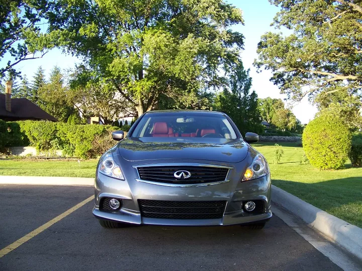 An Infiniti G37 anniversary edition is announced for the U.S.