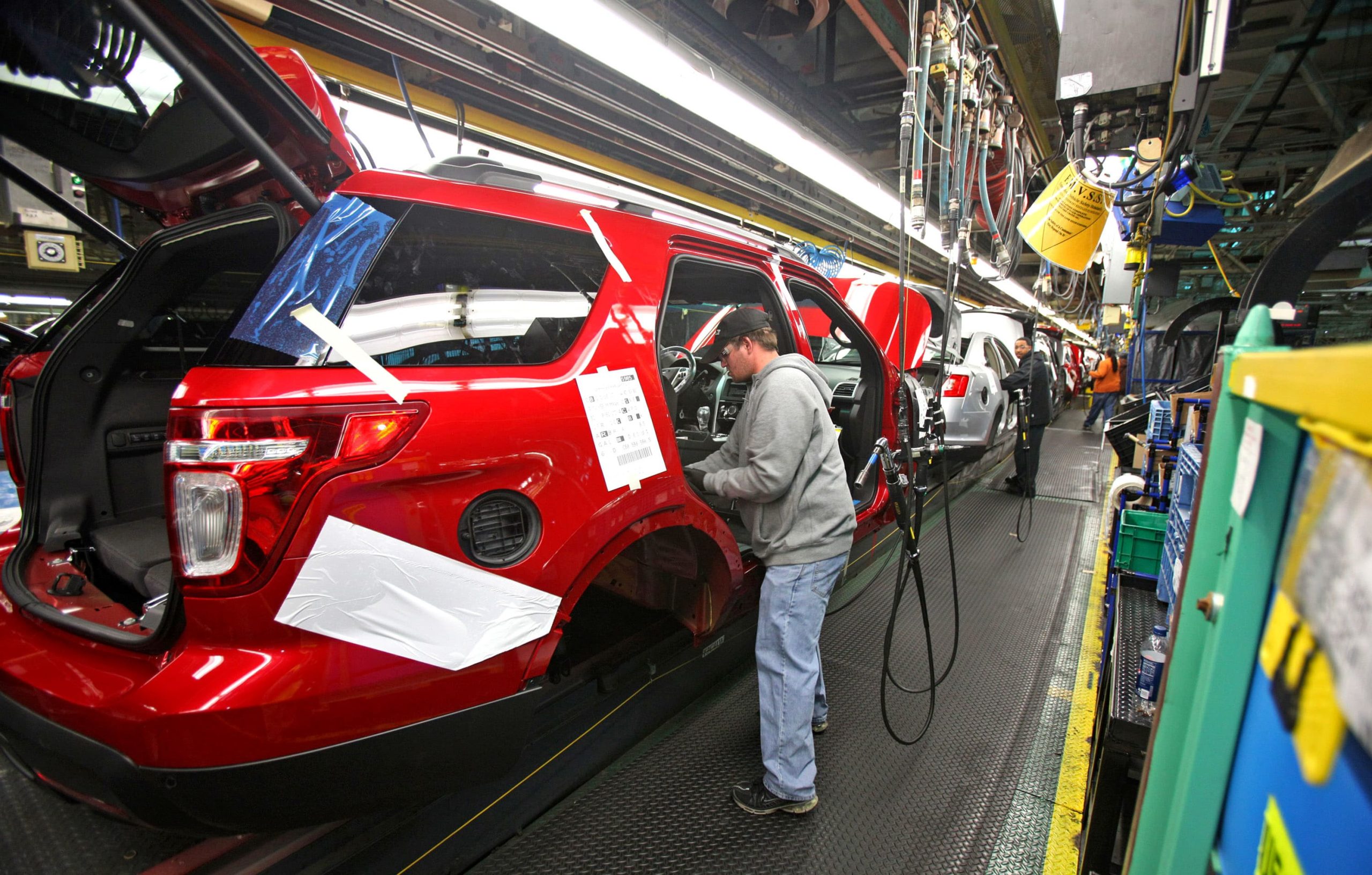 Ford invests $1B in Chicago Plants and creates 500 jobs to build SUVs