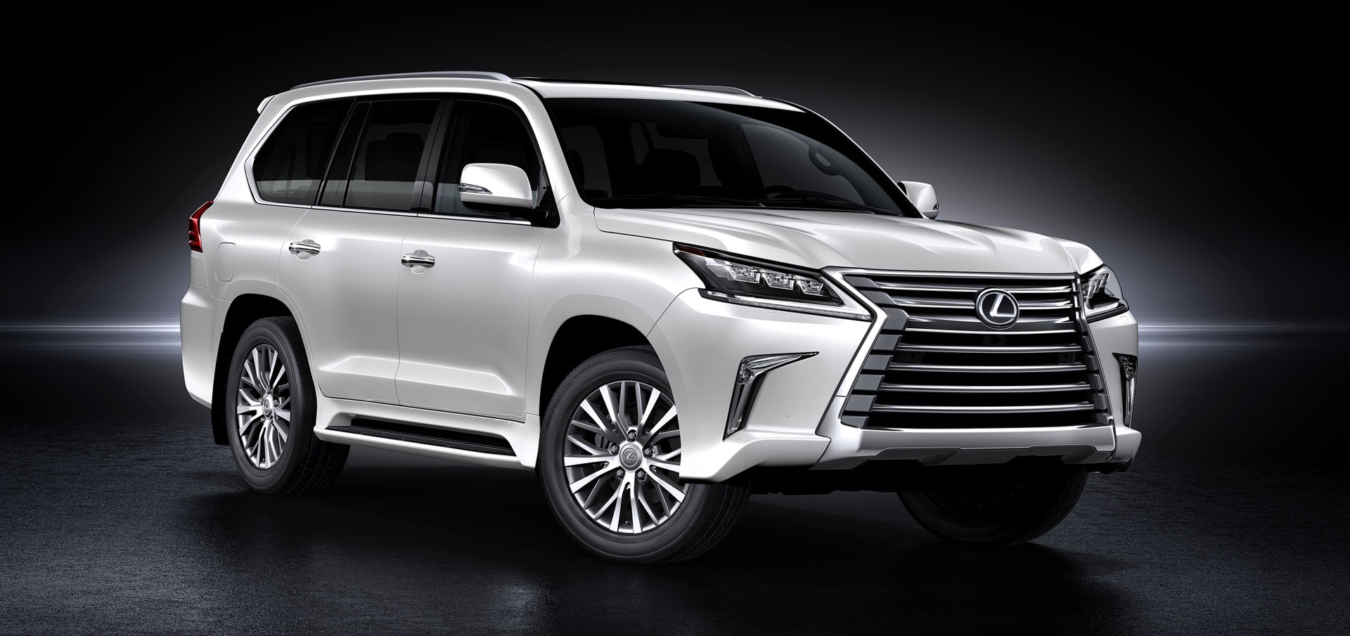 2016 Lexus LX was unmasked inside and outside