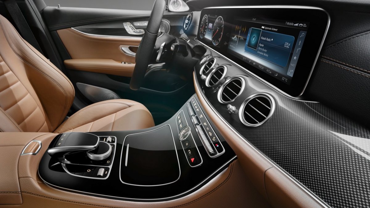 Videos of the 2016 Mercedes E-Class interior - First videos