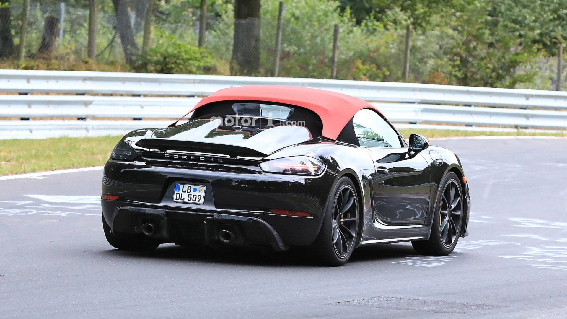 Porsche 718 Boxster Spyder - Red Hat on Unreported Porsche 718 Boxster Spyder