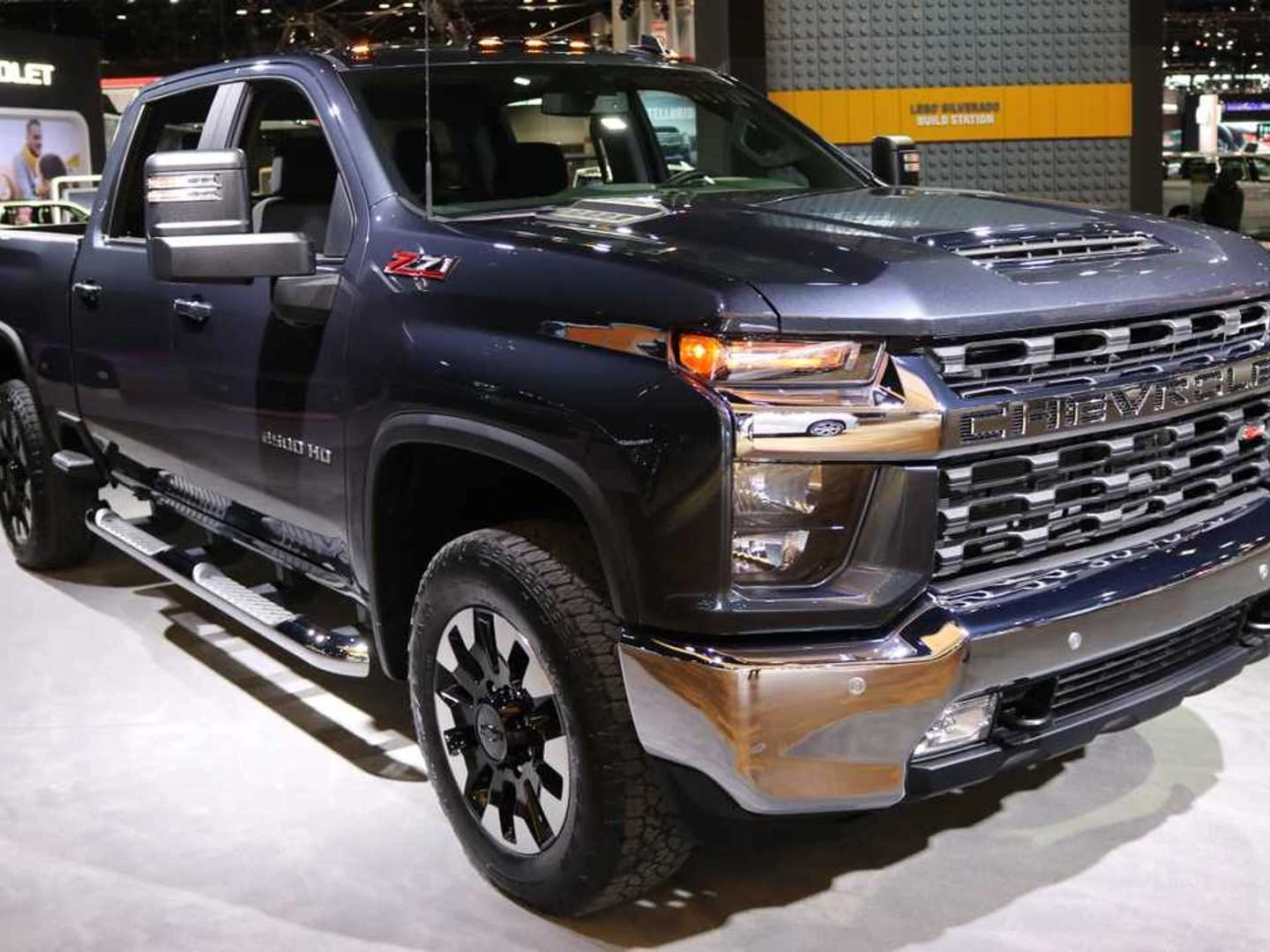 2020 Chevrolet Silverado HD Has New V8, Can Tow 35,500 Pounds ...