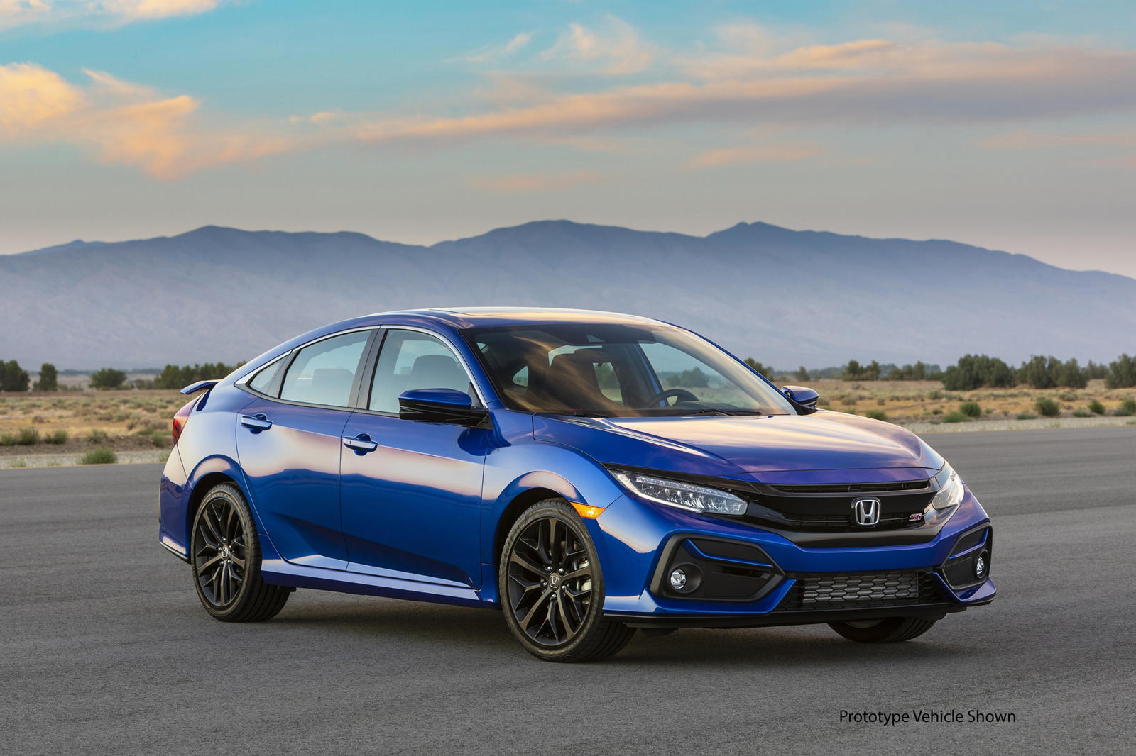 Honda Civic Si lease deals are better than the Toyota Corolla