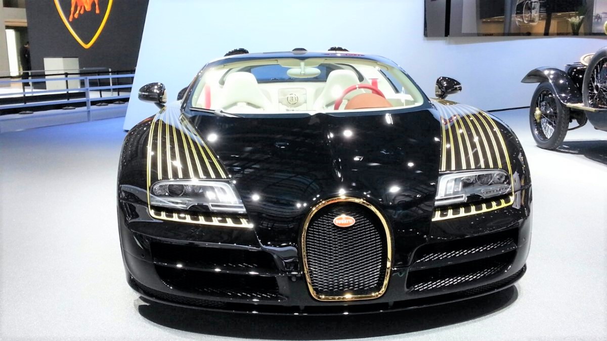 Bugatti unveils Veyron Grand Sport Vitesse Black Bess.