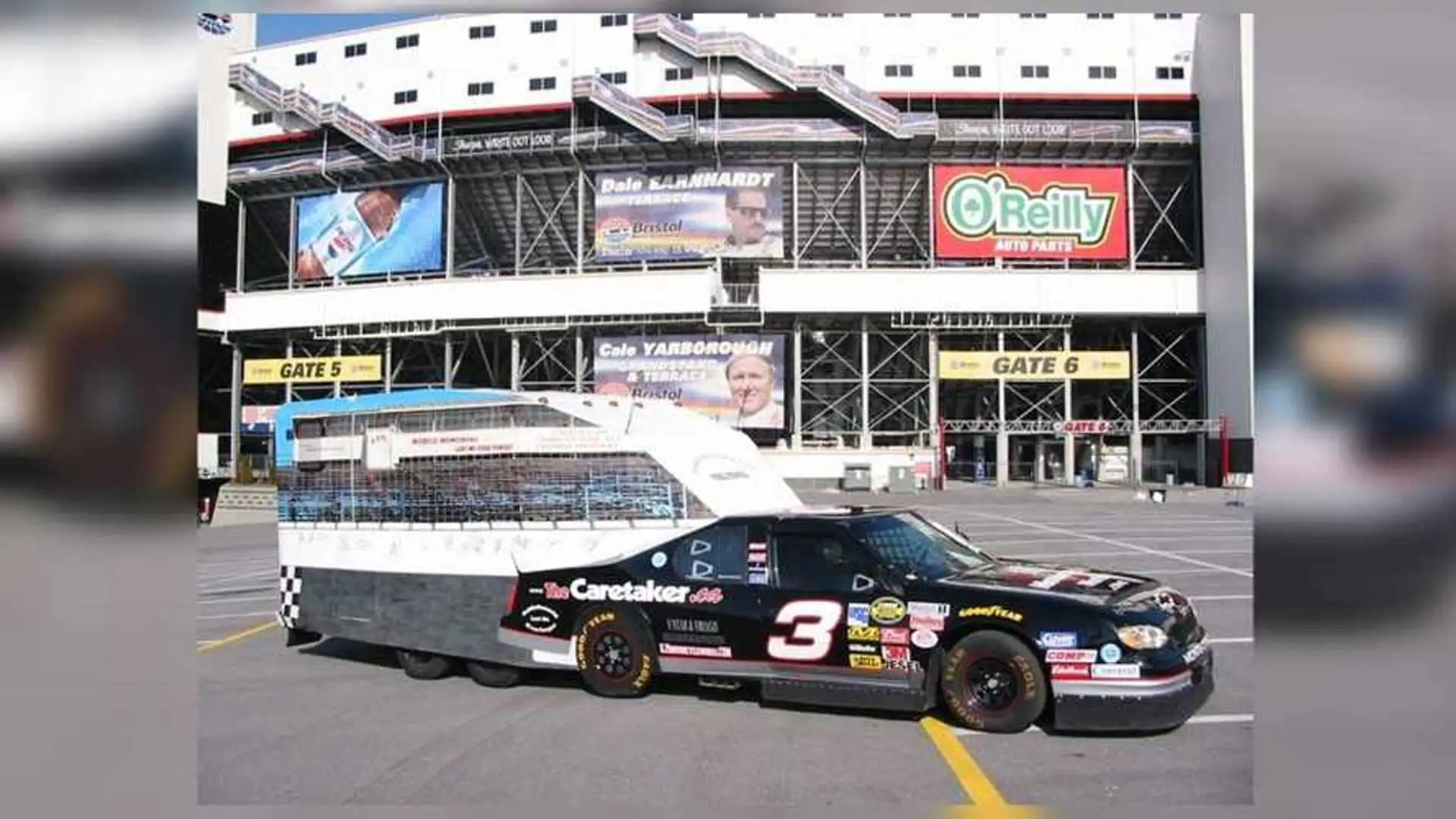 This NASCAR Crazy Cool Sedan Is Made From A 1989 Olds Sedan