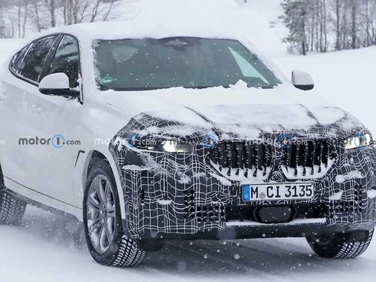 Facelift for BMW X6: Small Changes in a Snowy Wonderland