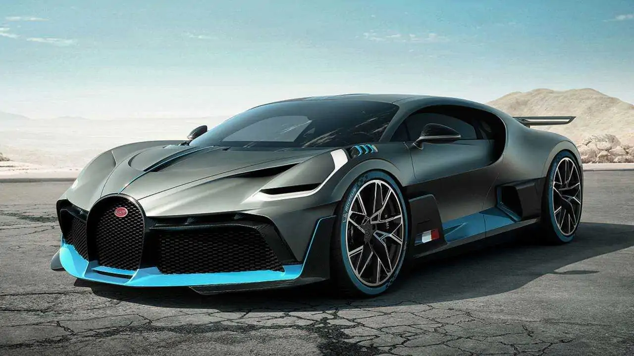 Bugatti Divo: Check out the Side-By-Side Changes