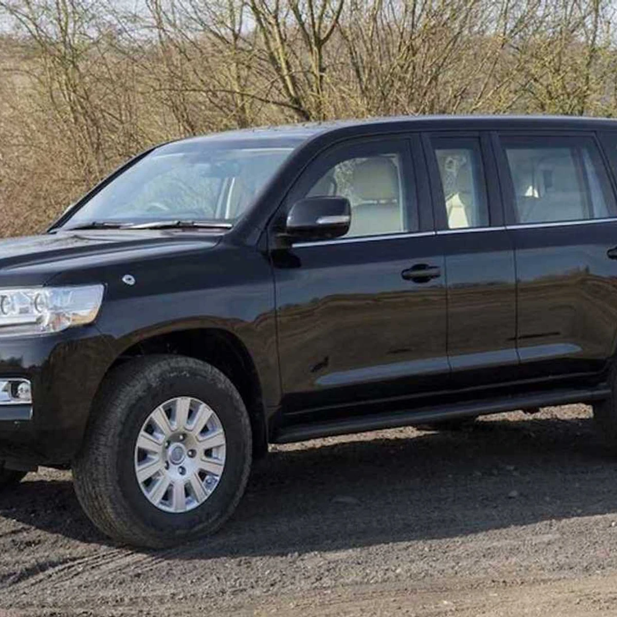 This Toyota Land Cruiser Stretched Is Bulletproof and Has a Parade Roof