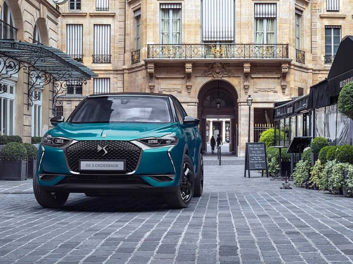 2019 DS3 Crossback SUV Revealed with ICE and EV Power Options