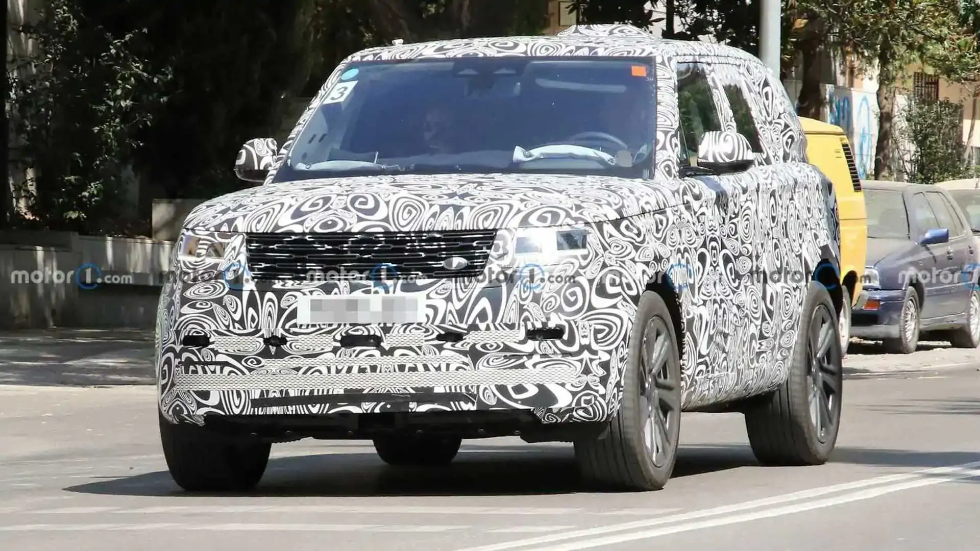 Next-Gen Range Rover Featured in SVR Trim with Quad Exhausts