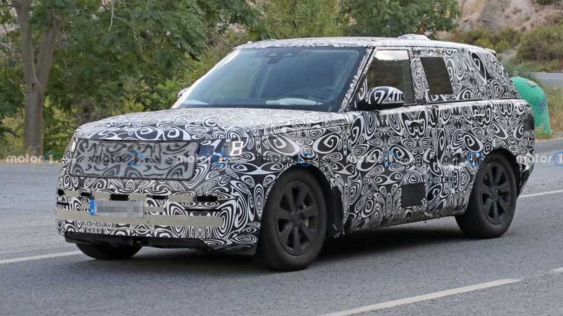 Next-Gen Range Rover Featured in SVR Trim with Quad Exhausts