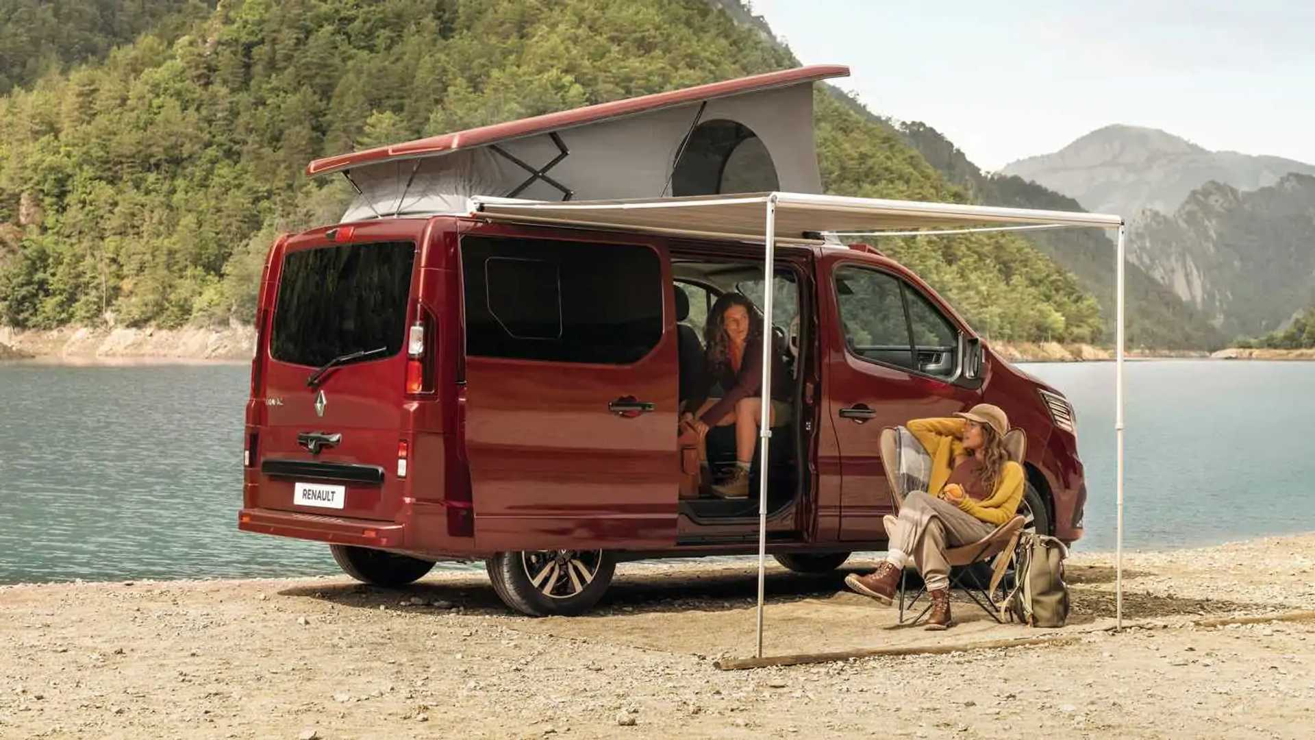 Renault Trafic SpaceNomad Camping Car Arrives with Solar Cell on The Roof