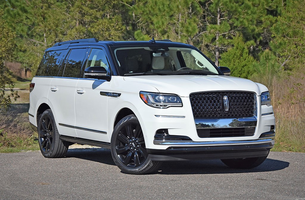 A 2022 Lincoln Navigator Lightly Camouflaged Caught in The Wild