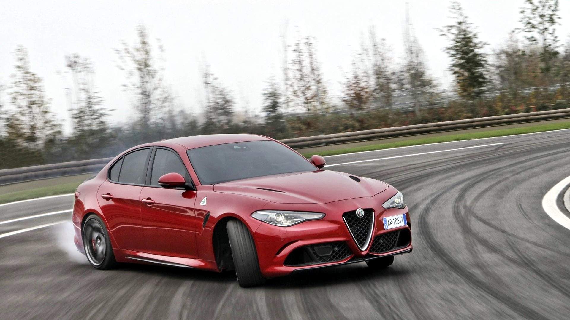 Alfa Romeo Giulia Quadrifoglio breaks the Nurburgring record at 7:32