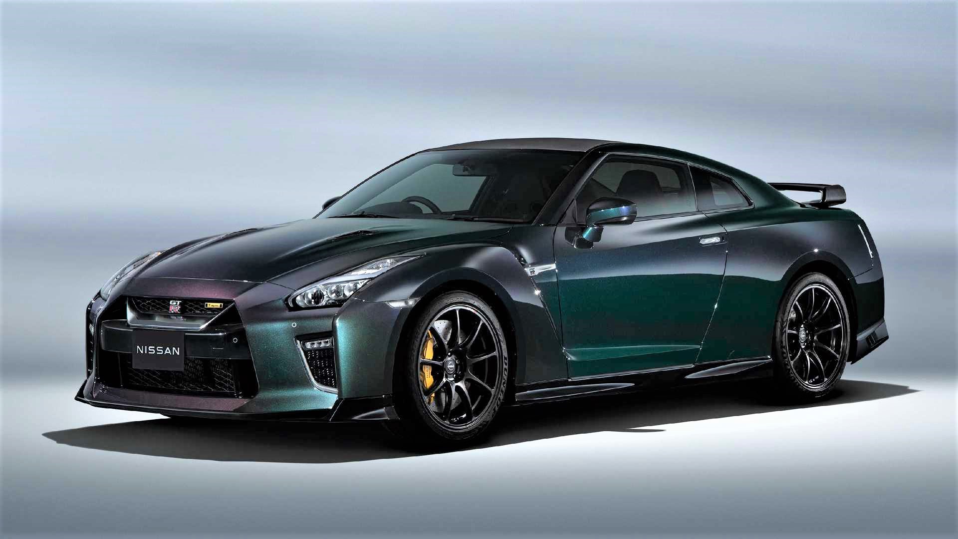 Australian Doctor Risks Life Saving with Nissan GT-R