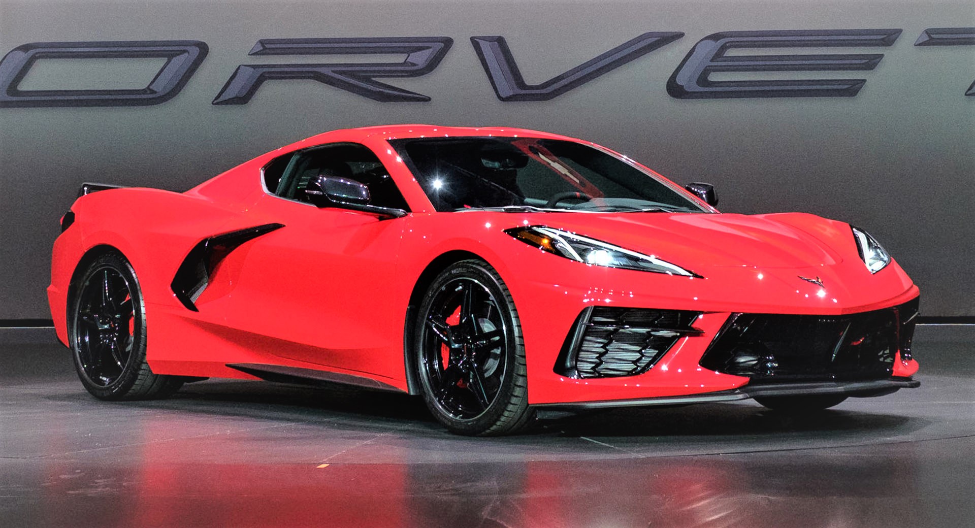 Detroit's Mid-Engine Corvette Not Likely to Show Up