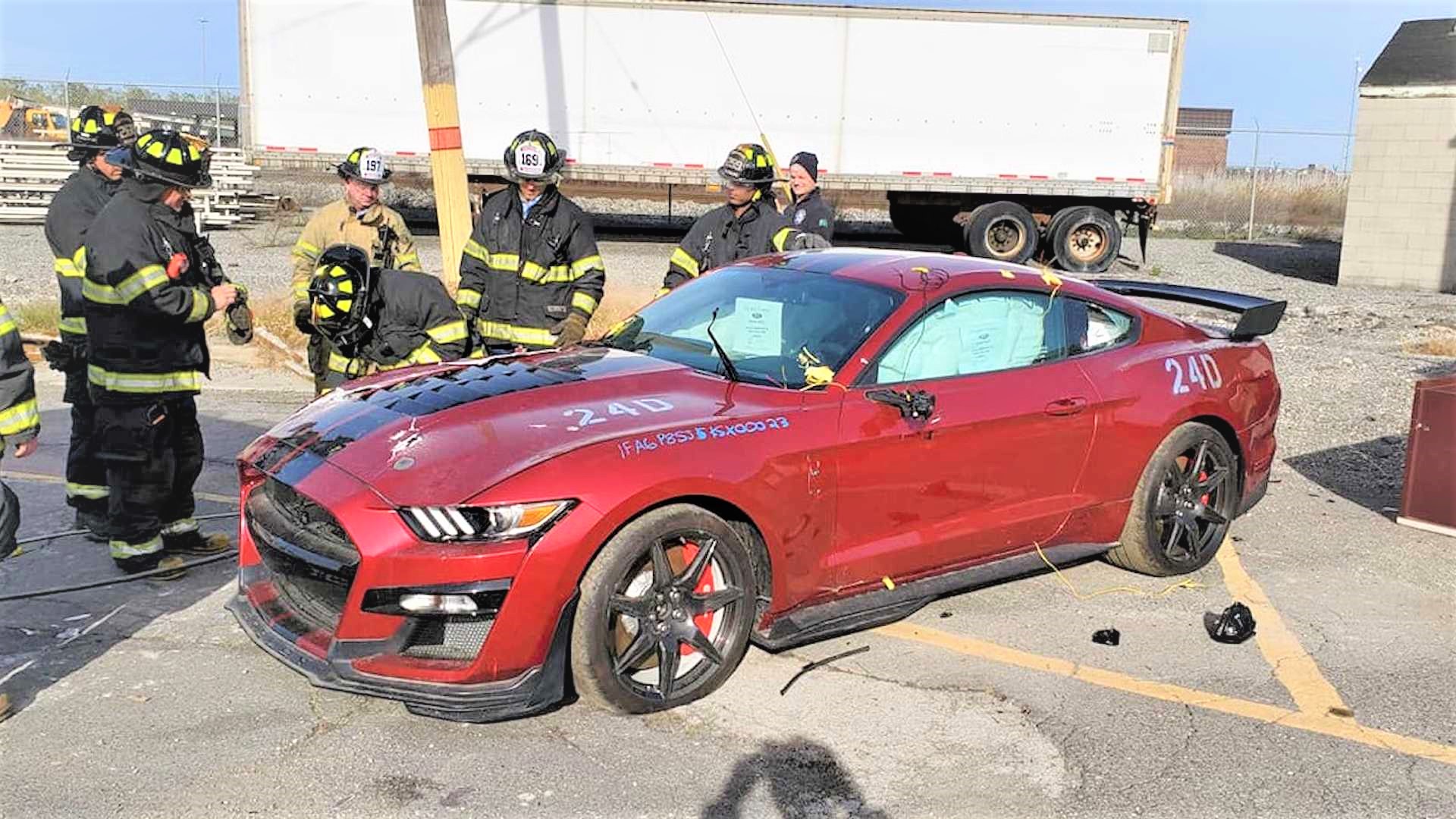 Fire Department destroys 2020 Ford Shelby GT500 for training purposes