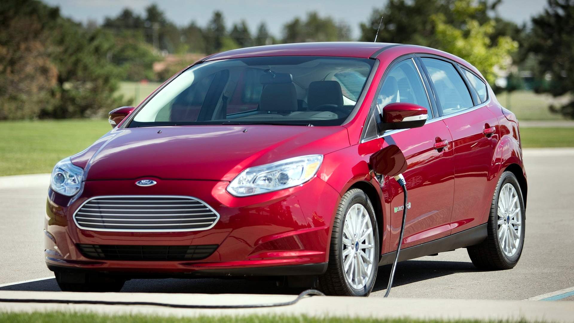 Ford Focus Electric is a failure, offering $10k rebates